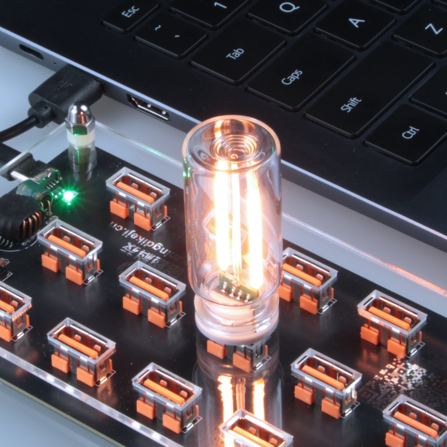 RX9001 USB LED bulb – view 3